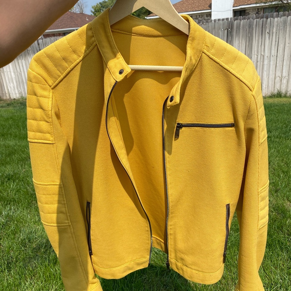 Super cute yellow ZARA jacket